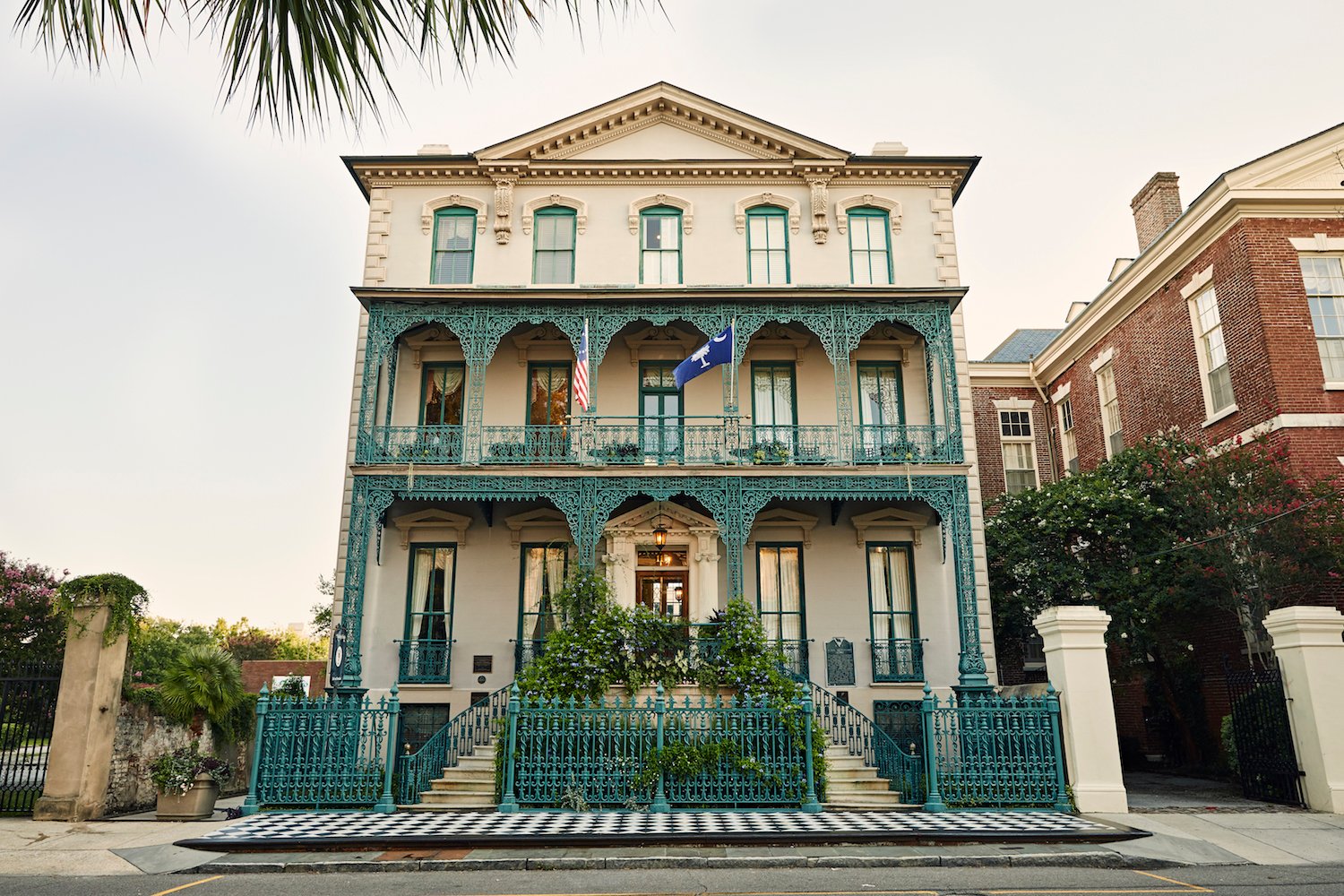 The Charleston Place - Historic Property Under New Management 